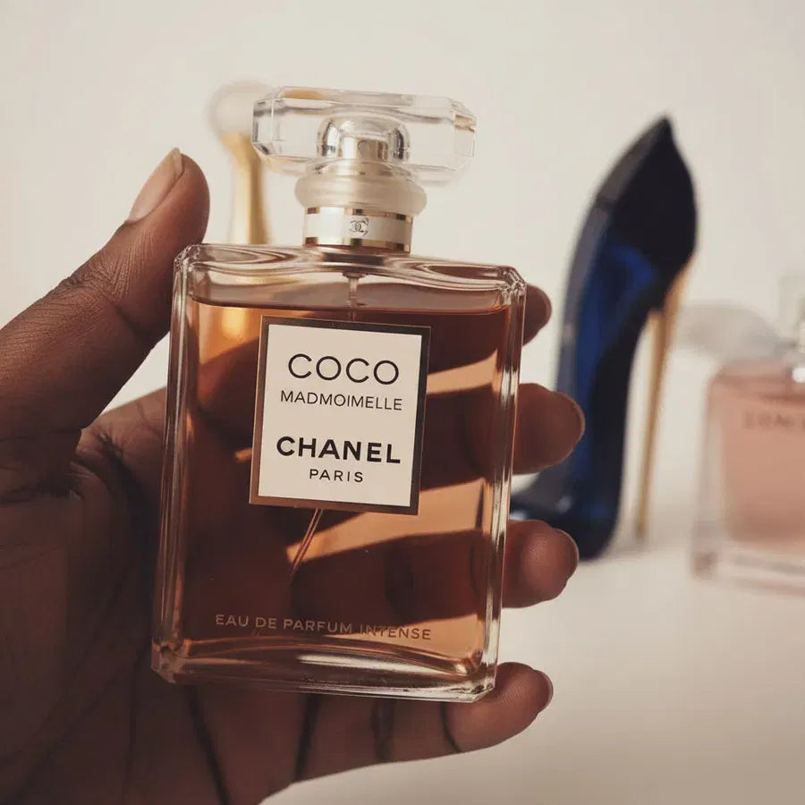 Opinia klientki — perfumy w ręce